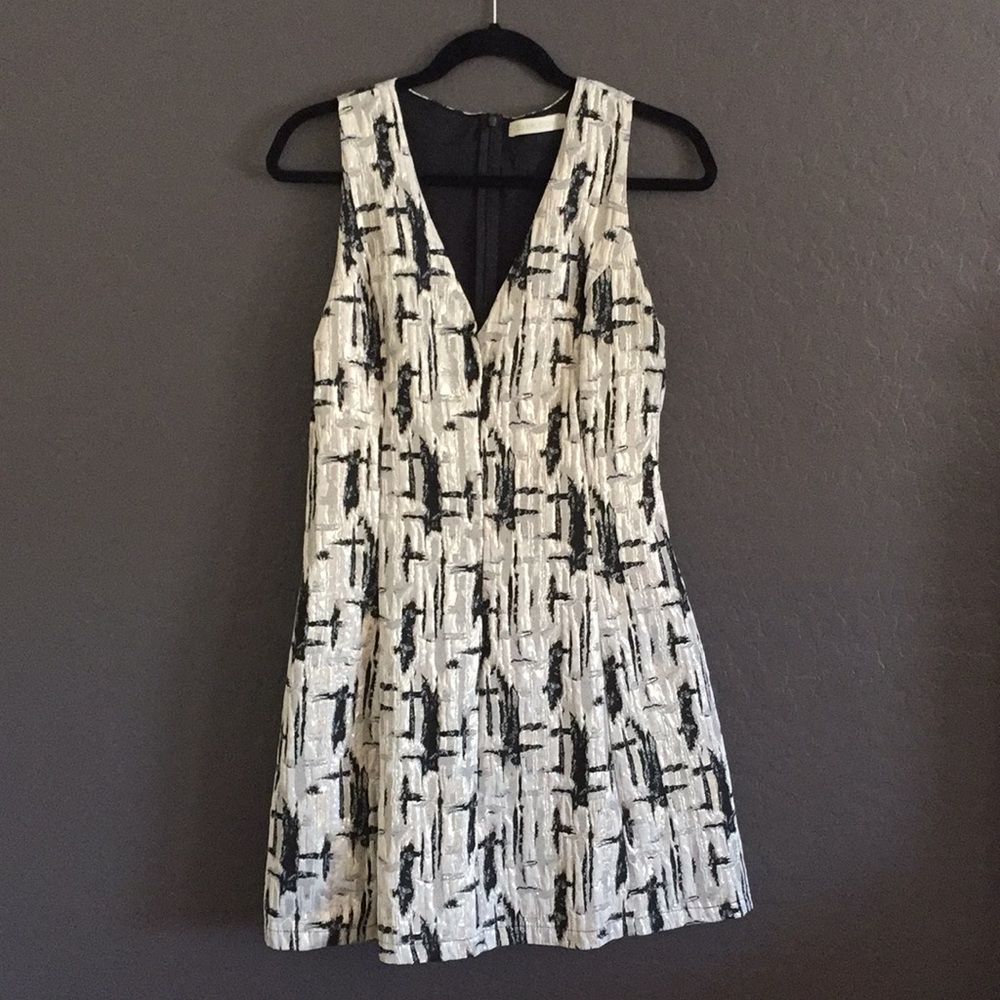 Everleigh Gold and Black Cocktail Dress